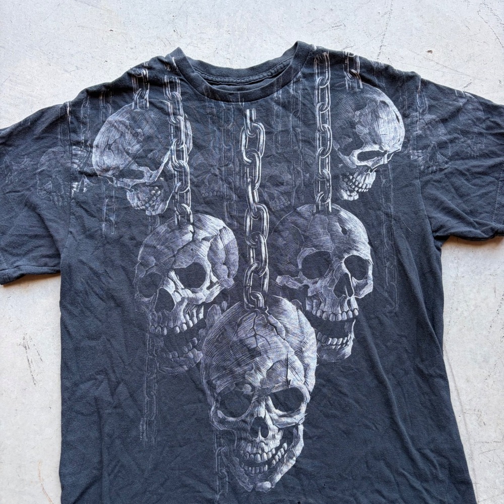 Liquid Blue Skulls on Chains Vintage Y2K Graphic T-Shirt Black Mens Large